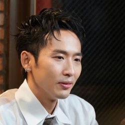 Tuấn Trần: 'Tôi không đóng phim với ai cả, chỉ đợi Phương Anh Đào'