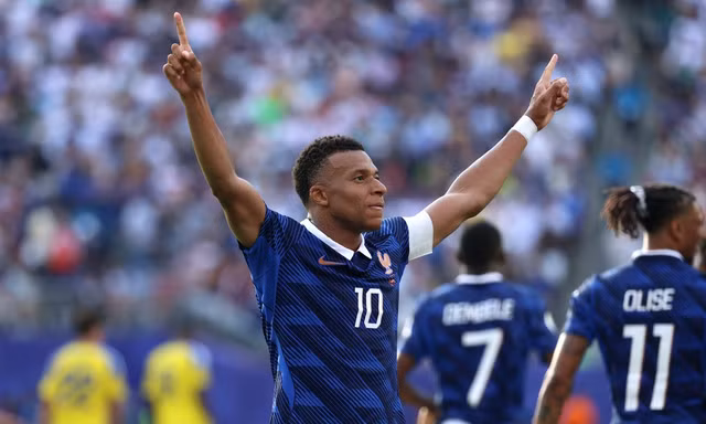 Trực tiếp Pháp vs Thụy Điển 3-0 (H2) Mbappe có bàn thắng thứ 2