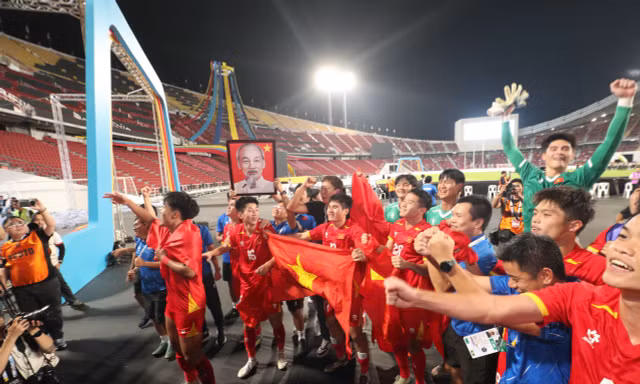 Báo Hàn Quốc: 'Phép màu Kim Sang-sik' lại xuất hiện, Việt Nam giành lại HCV SEA Games sau 4 năm