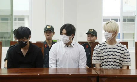 Bắt nhóm người Hàn Quốc điều hành đường dây lừa đảo 'tình cảm' qua mạng ở Campuchia