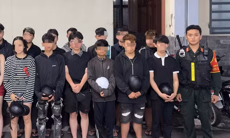 Gần 100 cán bộ công an Đà Nẵng tuần tra xuyên đêm, phát hiện hàng loạt vi phạm tội phạm đường phố