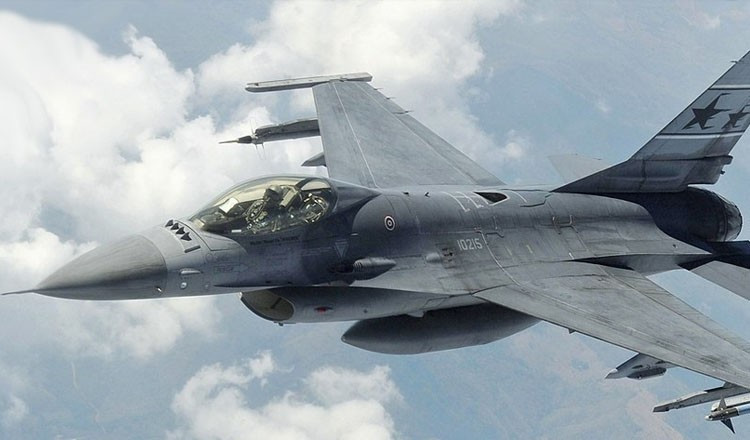 f-16.jpg