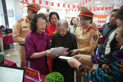 Cử tri cả nước bỏ phiếu bầu đạt tỷ lệ 99,68%, người cao tuổi nhất là cụ bà 119 tuổi