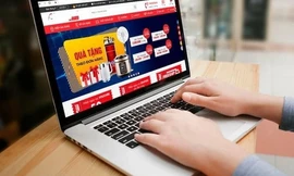 Nữ công nhân mất ngay 1 tháng lương vì ham làm 'nhiệm vụ kim cương'