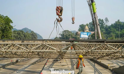 Tháo dỡ trạm thu phí trên quốc lộ qua Thanh Hóa