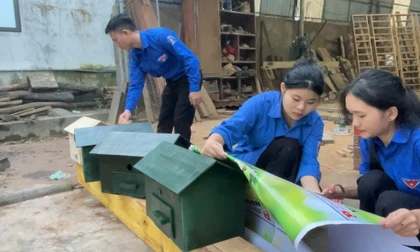 Thanh niên dựng ‘ngôi nhà pin’