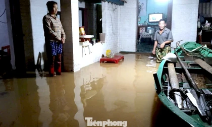 Dự án ‘khẩn cấp’ kéo dài hơn 10 năm, dân mòn mỏi chờ chốn an cư