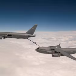 Dàn 'ngựa thồ' C-17 ồ ạt vượt Đại Tây Dương, Mỹ tăng tốc tiếp viện Trung Đông