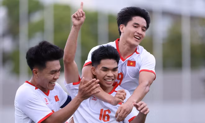 Đánh bại U23 Philippines 2-0, U23 Việt Nam mở toang cửa vào tứ kết