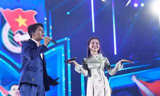 Màn kết concert Thanh xuân khiến hàng chục nghìn người xúc động