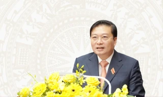 Chân dung tân Chủ tịch UBND tỉnh Quảng Trị Lê Hồng Vinh