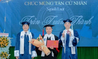 Cử nhân Luật viết đơn tình nguyện nhập ngũ 
