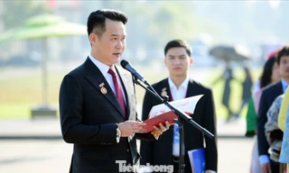 Đoàn đại biểu Đại hội Hội Doanh nhân trẻ Việt Nam toàn quốc báo công dâng Bác