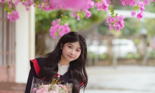 Cô giáo Nguyễn Thị Thu Nga (bên trái) cùng các em học sinh mầm non Mã Đà