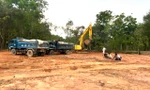 Bắt quả tang vụ khai thác đất đá trái phép quy mô lớn ở Phú Quốc