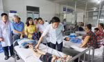 Vụ nghi ngộ độc sau bữa trưa ở trường học: Ca nhập viện lên 69, bộ và tỉnh chỉ đạo khẩn