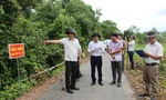 Tuyến đê bao ven sông Hậu nhiều điểm sạt lở nguy hiểm