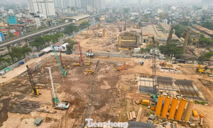 Cận cảnh đại công trường trên khu 'đất vàng' Cao - Xà - Lá