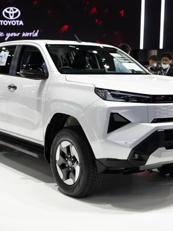 Xe bán tải điện Toyota Hilux 'lộ diện'