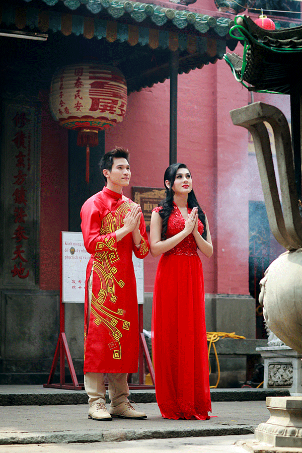 Lâm Chi Khanh đẹp dịu dàng với áo dài ảnh 11