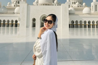 Nữ du học sinh 2K6 kể lại 9 giờ bay "thót tim" từ vùng chiến sự