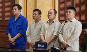 Các bị cáo tại phiên tòa.
