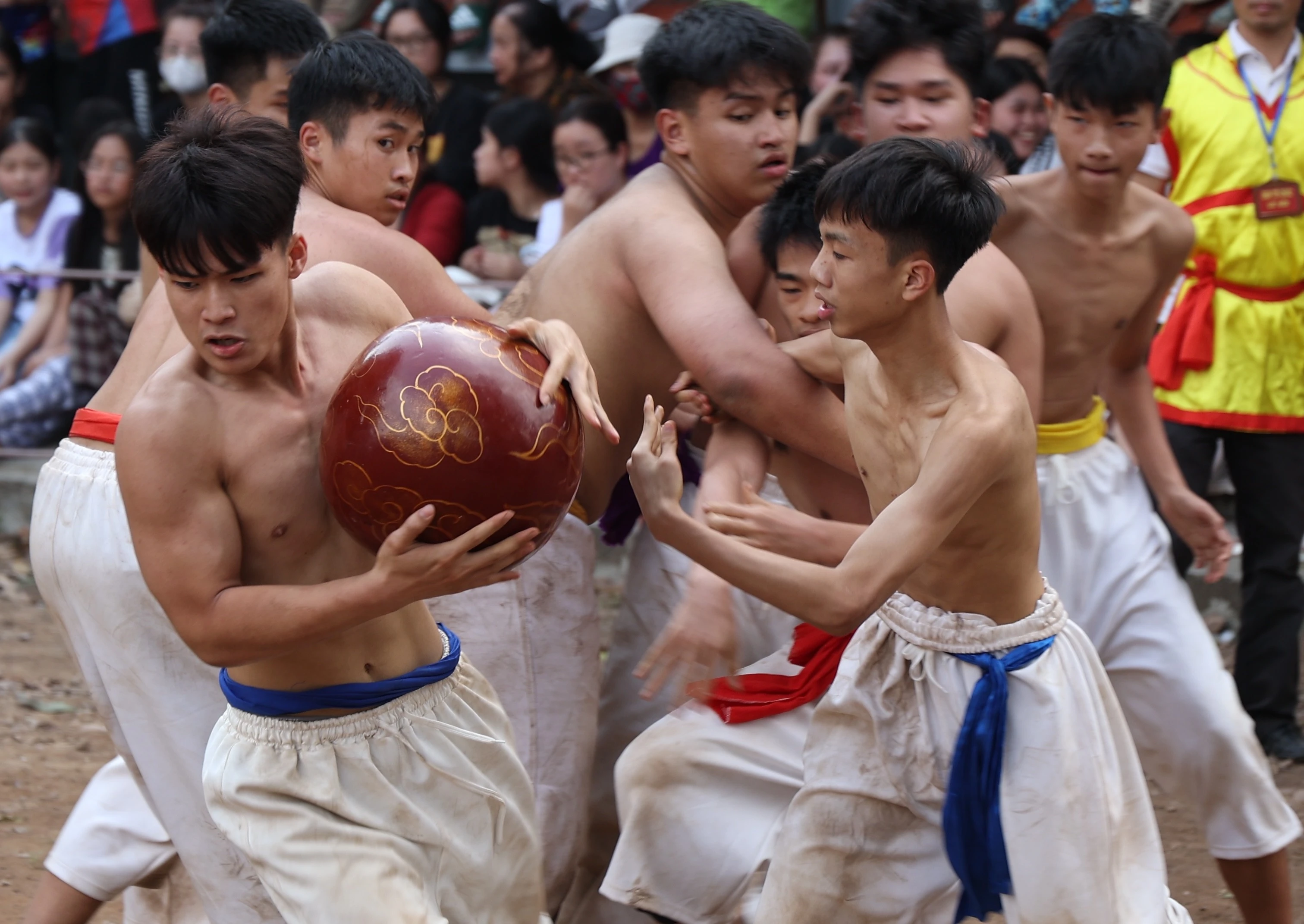 Lễ hội vật cầu Thúy Lĩnh: Nét đẹp văn hóa truyền thống thu hút đông đảo người dân