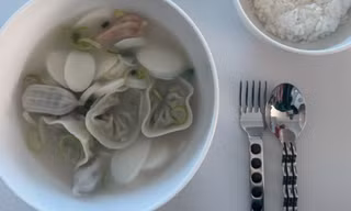 'Lộ hint' cặp đôi sao Hàn Quốc đang cùng nhau đón Năm mới từ một chi tiết không ngờ đến