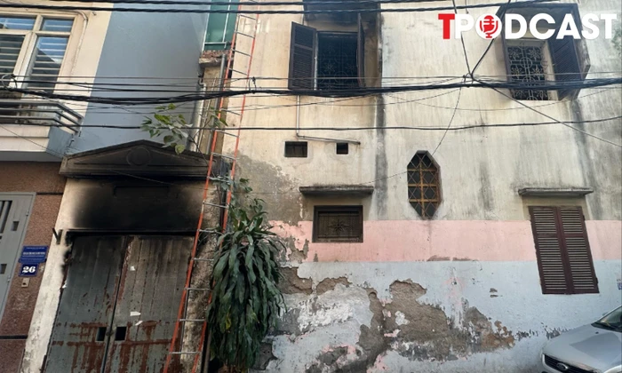 NÓNG 7/1: Nhân chứng vụ cháy nhà 3 tầng ở Hà Nội: Nạn nhân đu thang dây thoát hiểm