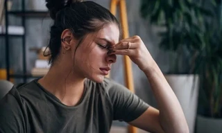 Vì sao cứ ngừng uống café lại đau đầu dữ dội?