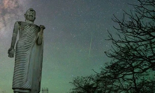 Liên tiếp 'những quả cầu lửa lướt qua bầu trời' trong tuần này