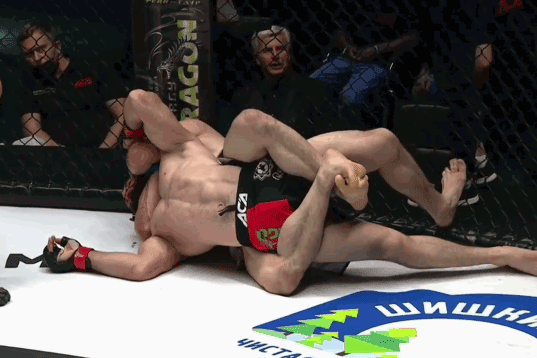 Lom-Ali Nalgiev hạ knock-out Mukhamed Kokov.