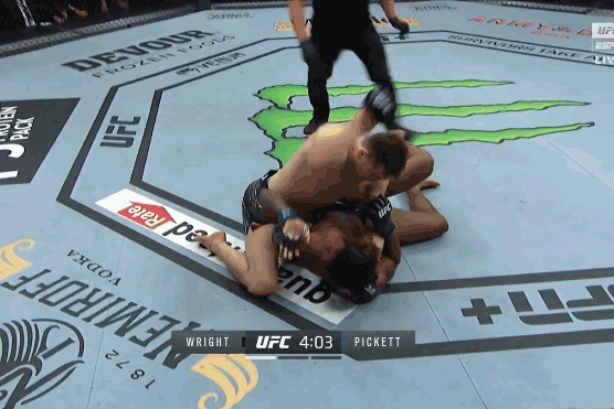 Đấm đối thủ ‘tối tăm mặt mũi’, võ sĩ Mỹ giành chiến thắng knock-out ấn tượng