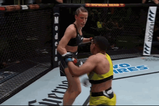 Josiane Nunes hạ knock-out Bea Malecki.
