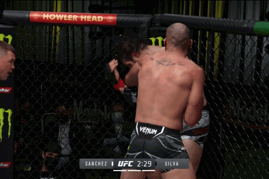 Bruno Silva ra đòn liên tiếp hạ knock-out Andrew Sanchez.