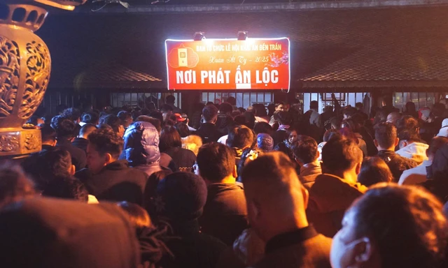 Đền Trần đổi giờ phát ấn Xuân Bính Ngọ 2026