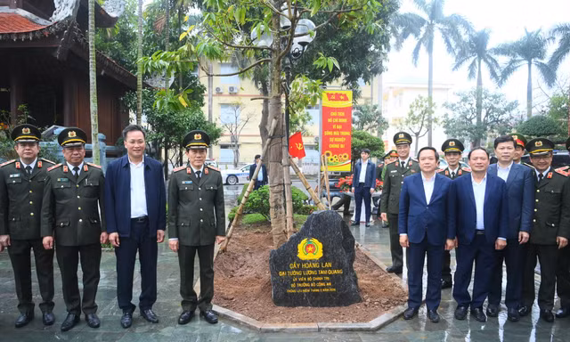 Đại tướng Lương Tam Quang phát động trồng 4 triệu cây xanh