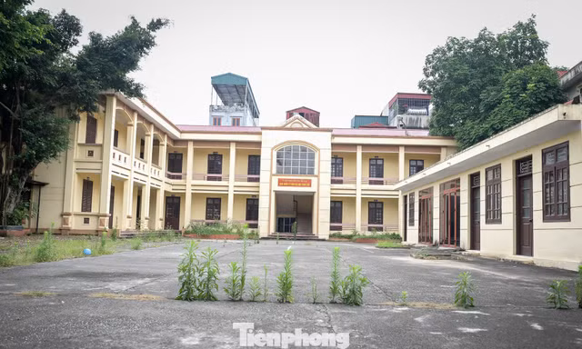 Cảnh hàng loạt trụ sở dôi dư bỏ trống sau sáp nhập ở Ninh Bình 