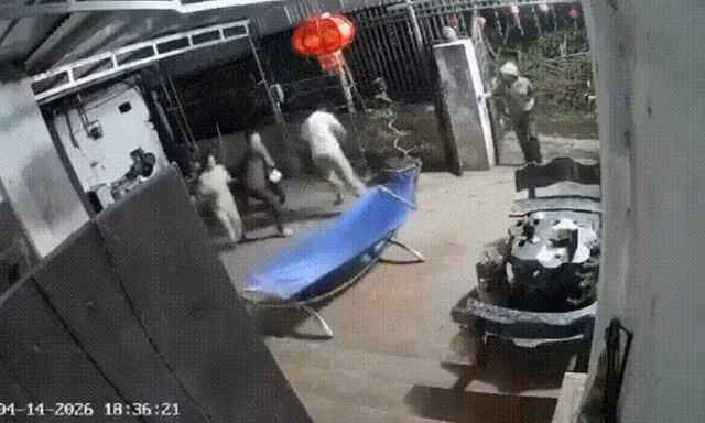 Bắt khẩn cấp kẻ đâm chết trưởng thôn ở Ninh Bình