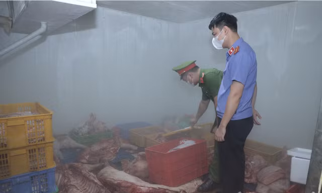 Hưng Yên: Phát hiện gần 1 tấn thịt lợn nhiễm dịch tả lợn châu Phi tại cơ sở sơ chế