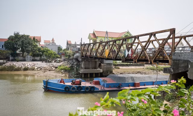 Chính quyền tìm giải pháp cho hai cây cầu ‘chờ sập’ ở Ninh Bình 