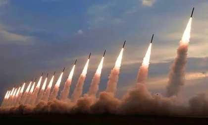 Iran phóng 10 tên lửa mang đầu đạn nặng hơn 1 tấn về phía Israel