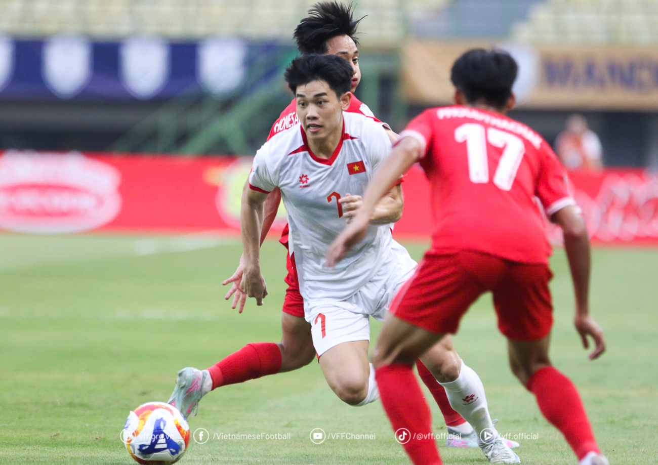 U23 Việt Nam mở màn thuận lợi ở giải Vô địch U23 Đông Nam Á với chiến thắng 3-0 trước U23 Lào anh-chup-man-hinh-2025-07-19-luc-212146.png