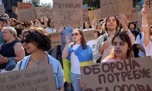 Biểu tình nổ ra ở Ukraine vì bộ trưởng quốc phòng bị miễn nhiệm