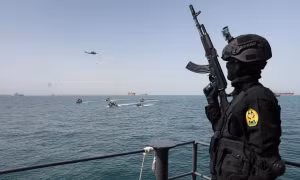 Giả mạo chính quyền Iran, nhắn tin đòi thu phí qua eo biển Hormuz