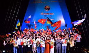 105 thanh niên kiều bào về nước tham dự Trại hè Việt Nam 2026