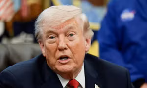 Tổng thống Mỹ Trump xem xét các kịch bản quân sự với Iran