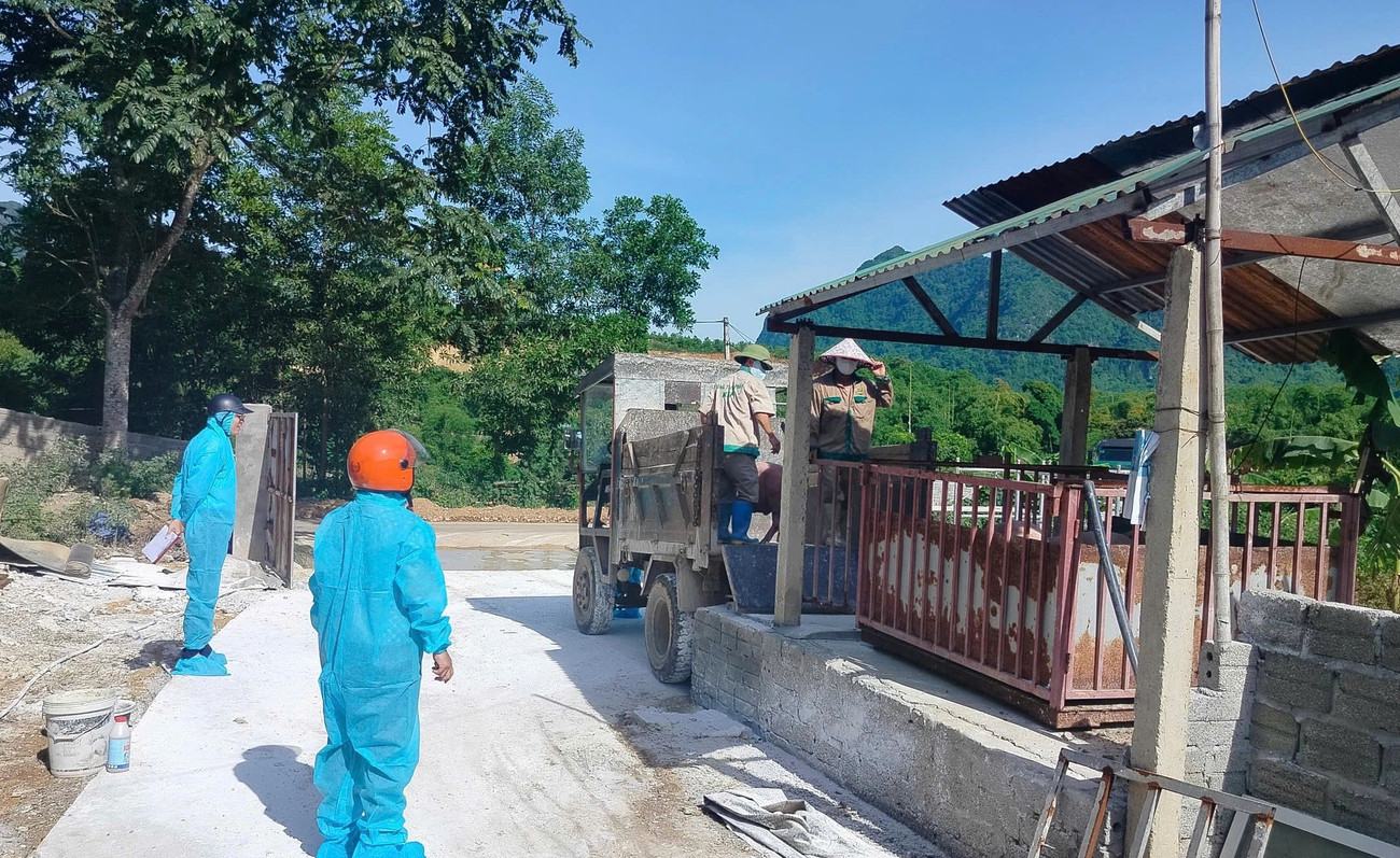 Lực lượng chức năng và các địa phương của tỉnh Phú Thọ đang căng mình chống dịch tả lợn châu Phi. ban-sao-a-1-dtlcp.jpg