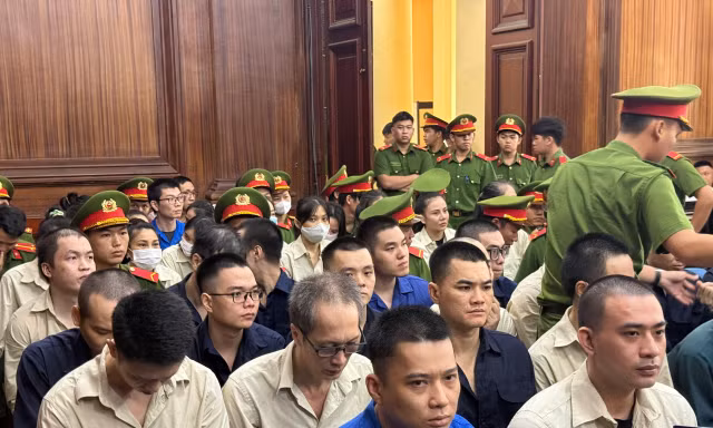 Các bị cáo tại phiên tòa.