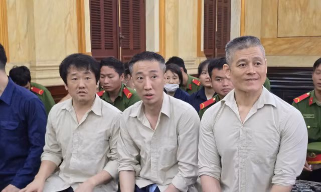 Các bị cáo tại phiên tòa.